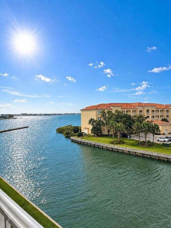 5 Harbour Isle Drive E Ph06, Fort Pierce, FL 34949