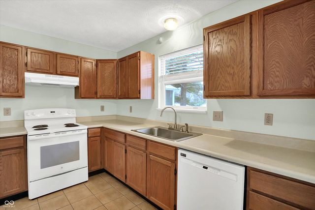 2025 Fieldstone Court, Westfield, IN 46074