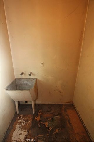 538 Wood, Santa Ana, CA 92703