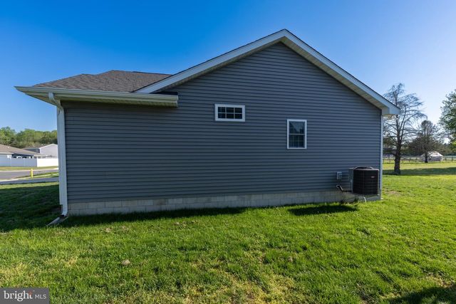 122 PLANTATION DR, Felton, DE 19943