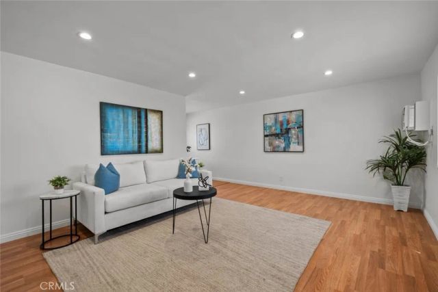 2159 La Canada Crest Drive 1, La Canada Flintridge, CA 91011