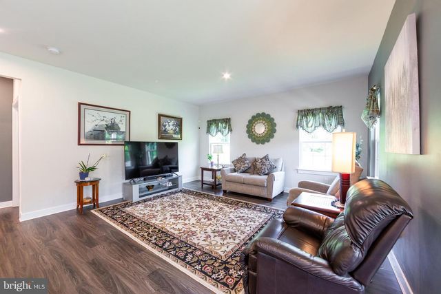 299 LETITIA MANOR DR, West Grove, PA 19390