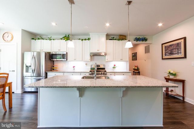 299 LETITIA MANOR DR, West Grove, PA 19390