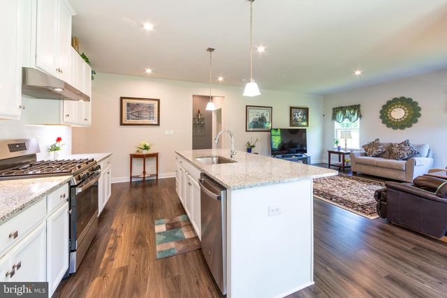 299 LETITIA MANOR DR, West Grove, PA 19390