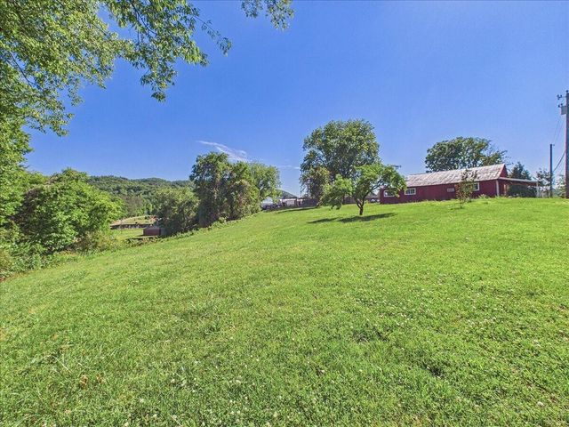 111 Bryan Hill Drive, Tellico Plains, TN 37385