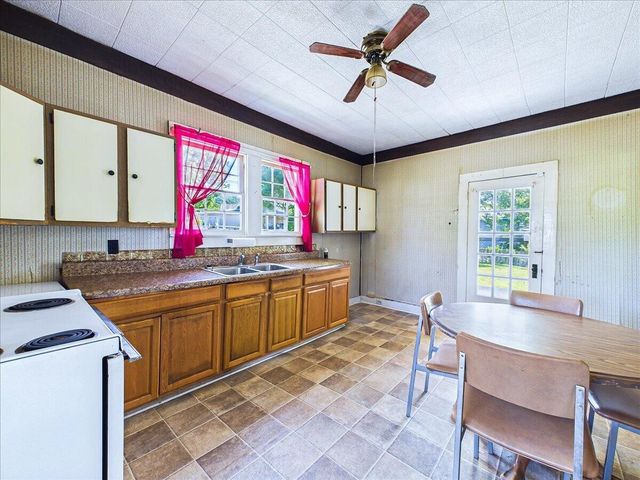 111 Bryan Hill Drive, Tellico Plains, TN 37385