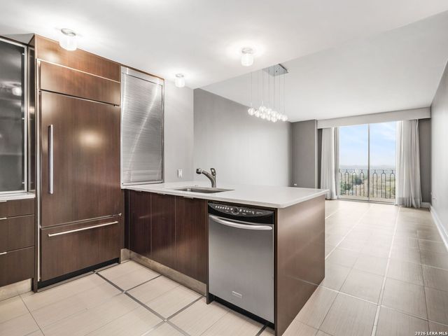 700 E Hildebrand Ave Apt 1204, San Antonio, TX 78212