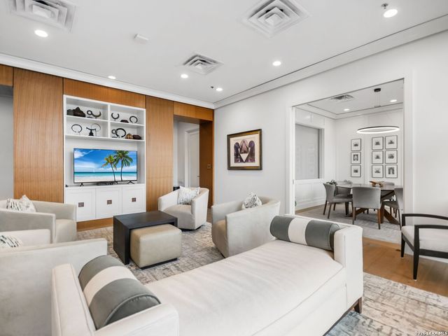 700 E Hildebrand Ave Apt 1204, San Antonio, TX 78212