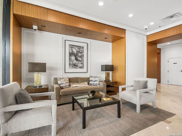 700 E Hildebrand Ave Apt 1204, San Antonio, TX 78212