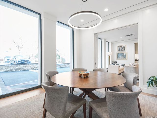 700 E Hildebrand Ave Apt 1204, San Antonio, TX 78212