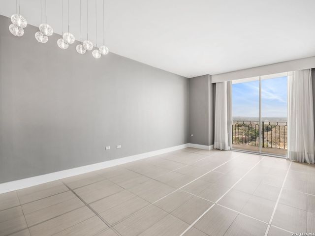 700 E Hildebrand Ave Apt 1204, San Antonio, TX 78212