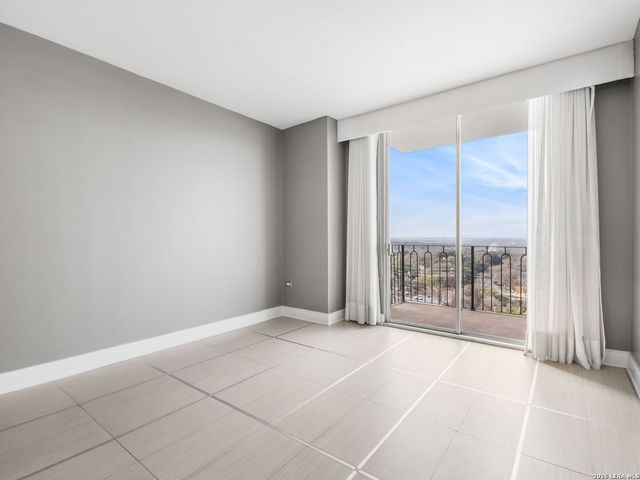 700 E Hildebrand Ave Apt 1204, San Antonio, TX 78212