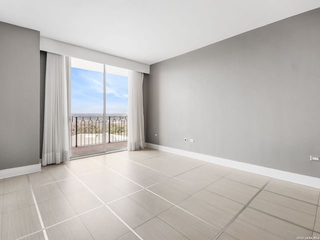 700 E Hildebrand Ave Apt 1204, San Antonio, TX 78212