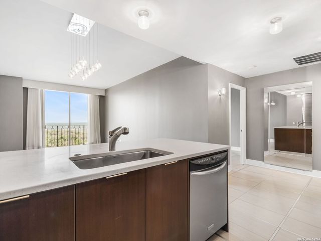 700 E Hildebrand Ave Apt 1204, San Antonio, TX 78212