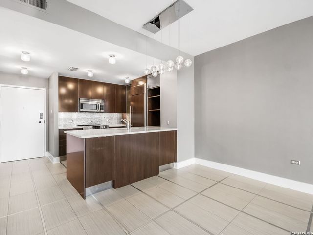 700 E Hildebrand Ave Apt 1204, San Antonio, TX 78212