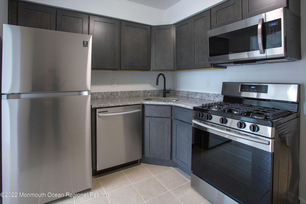 36 Diane Drive, Tinton Falls, NJ 07753