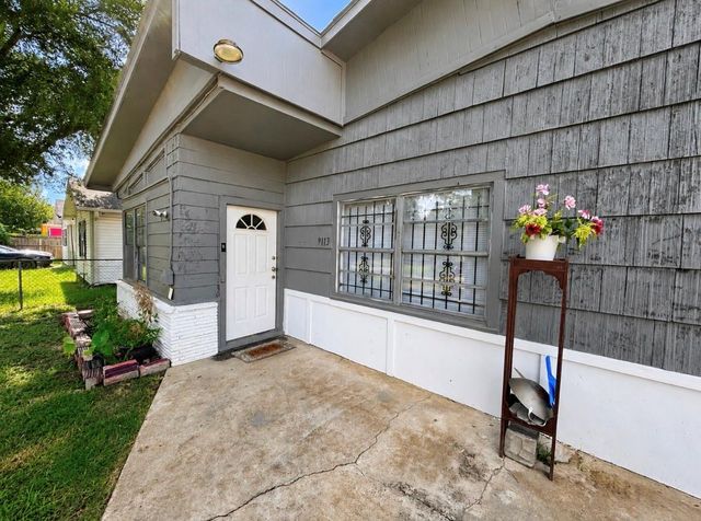 9113 Oak Knoll Lane, Houston, TX 77078