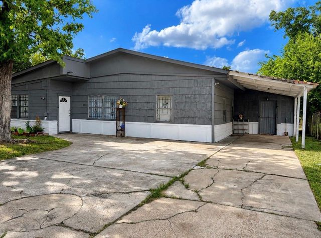 9113 Oak Knoll Lane, Houston, TX 77078