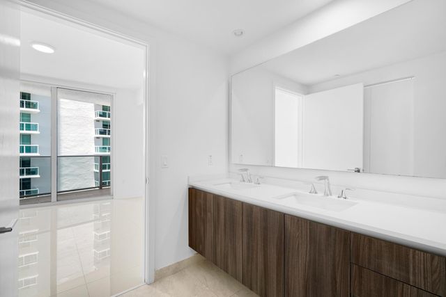 488 NE 18th Street 1905, Miami, FL 33132