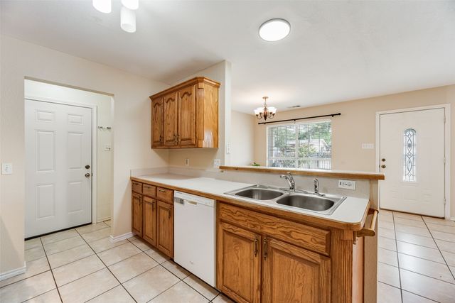 5410 Scoggins Street, Sansom Park, TX 76114