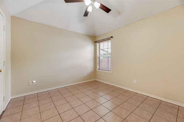 5410 Scoggins Street, Sansom Park, TX 76114