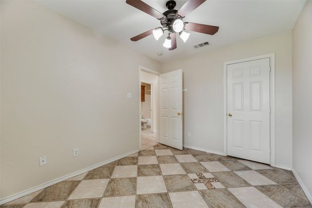 5410 Scoggins Street, Sansom Park, TX 76114