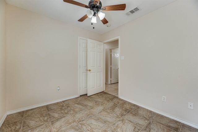 5410 Scoggins Street, Sansom Park, TX 76114