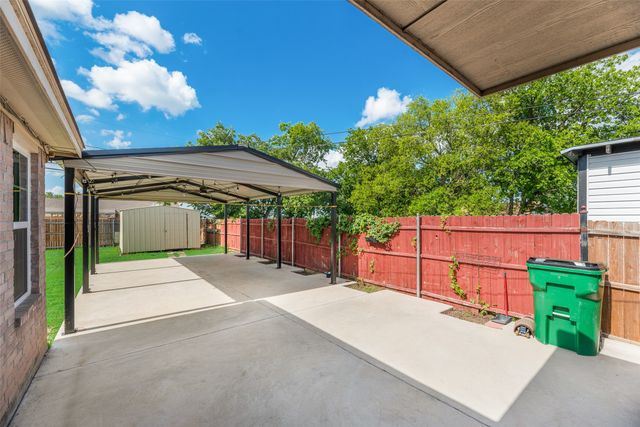 5410 Scoggins Street, Sansom Park, TX 76114