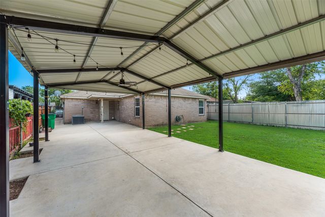 5410 Scoggins Street, Sansom Park, TX 76114