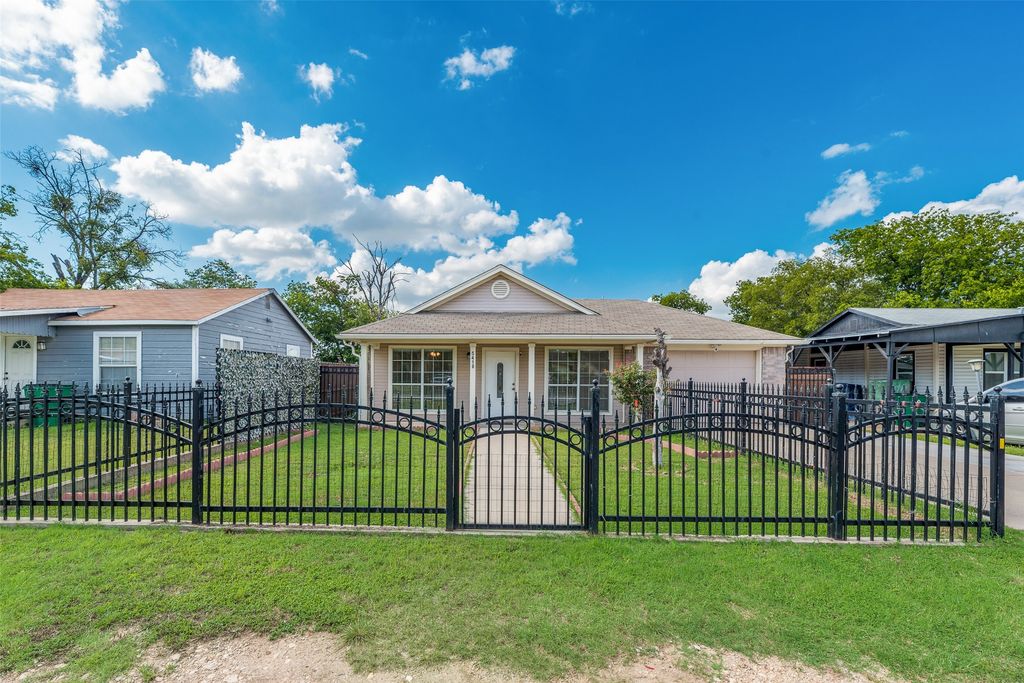 5410 Scoggins Street, Sansom Park, TX 76114