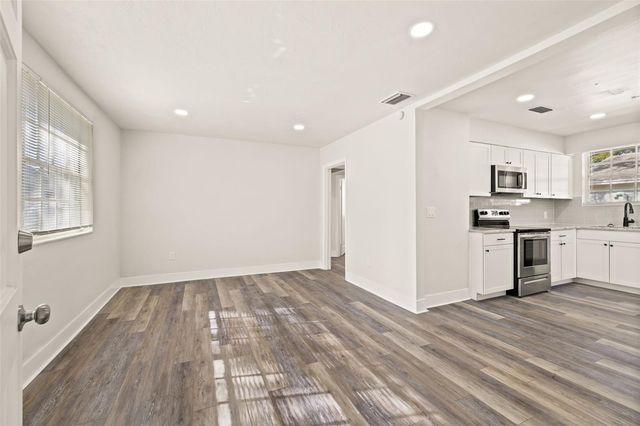 3817 W BAY TO BAY BOULEVARD, Tampa, FL 33629