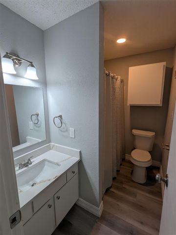 3919 Fairmont Parkway 113, Pasadena, TX 77504