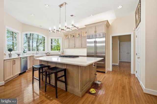 7286 HIGHLAND ESTATES PL, Falls Church, VA 22043
