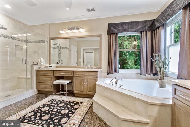 7286 HIGHLAND ESTATES PL, Falls Church, VA 22043
