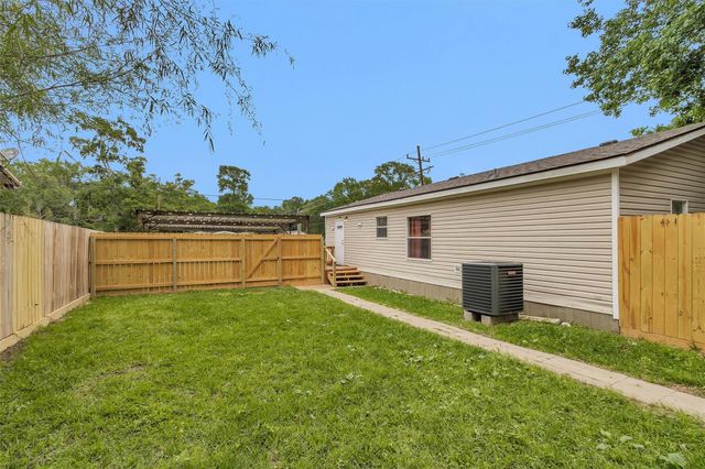 12969 Aspen Way, Willis, TX 77318