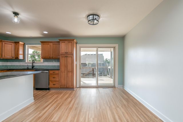 4910 STONE MOUNTAIN PKY, Columbia, MO 65201