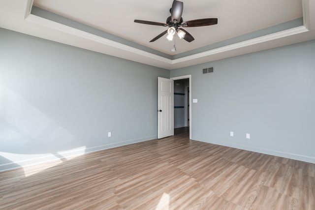 4910 STONE MOUNTAIN PKY, Columbia, MO 65201