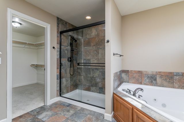 4910 STONE MOUNTAIN PKY, Columbia, MO 65201