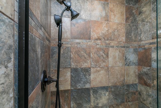 4910 STONE MOUNTAIN PKY, Columbia, MO 65201