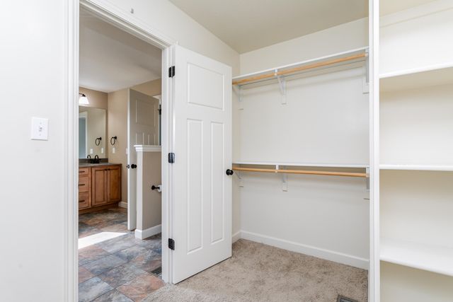 4910 STONE MOUNTAIN PKY, Columbia, MO 65201