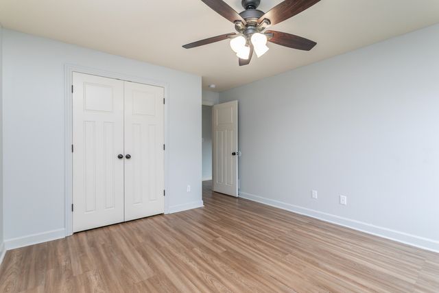 4910 STONE MOUNTAIN PKY, Columbia, MO 65201