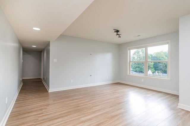 4910 STONE MOUNTAIN PKY, Columbia, MO 65201