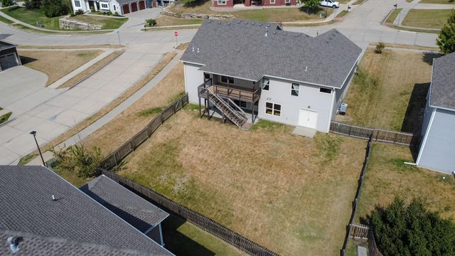 4910 STONE MOUNTAIN PKY, Columbia, MO 65201