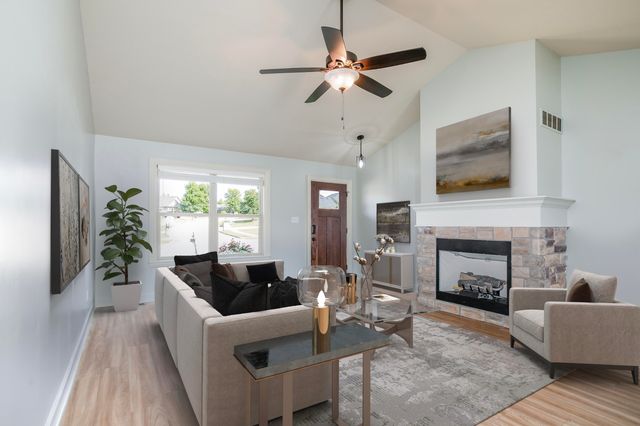 4910 STONE MOUNTAIN PKY, Columbia, MO 65201