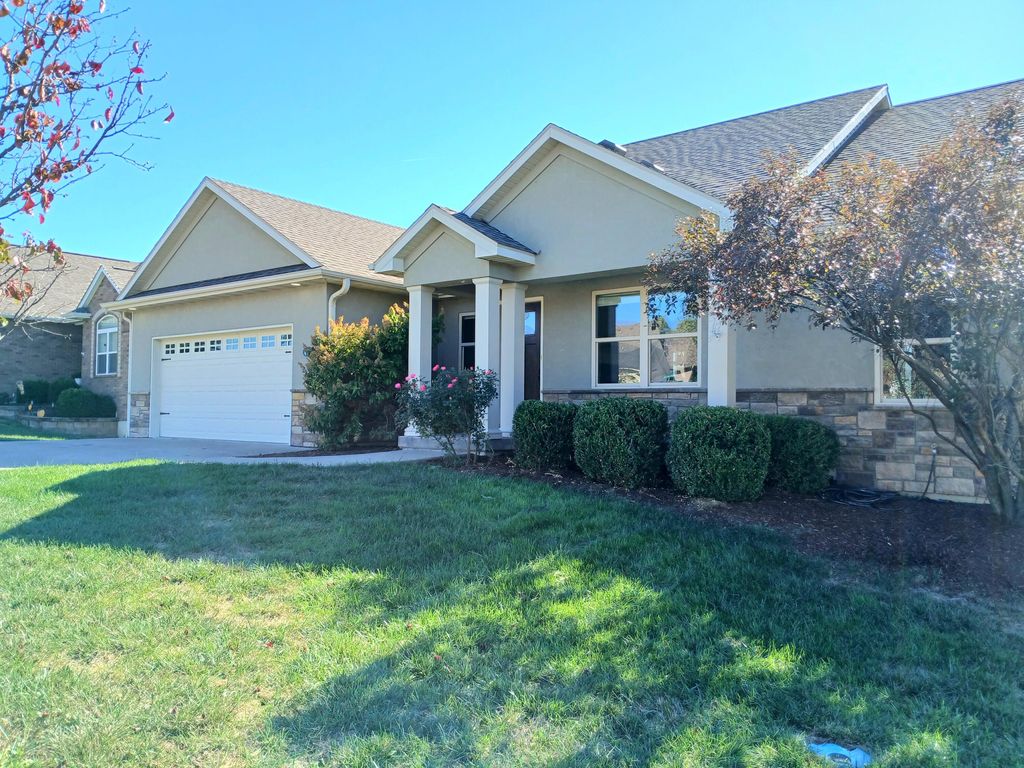 4910 STONE MOUNTAIN PKY, Columbia, MO 65201