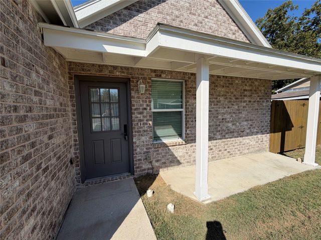 501 E 15th Street, Bonham, TX 75418