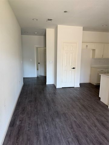 501 E 15th Street, Bonham, TX 75418