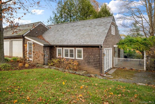 11 Carriage House Road, Waccabuc, NY 10597