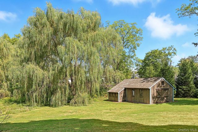 11 Carriage House Road, Waccabuc, NY 10597