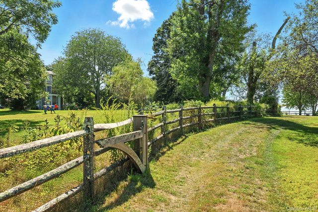 11 Carriage House Road, Waccabuc, NY 10597
